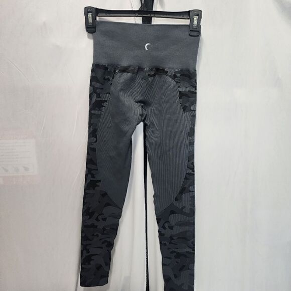 Zyia Dark Gray Leggings With Camo Detail Down The Side Size XS A6 - Picture 2 of 4